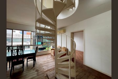 Apartamento à venda com 140m², 4 quartos e 2 vagasSala