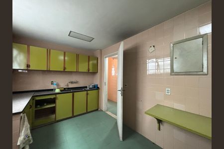 Apartamento à venda com 140m², 4 quartos e 2 vagasCozinha