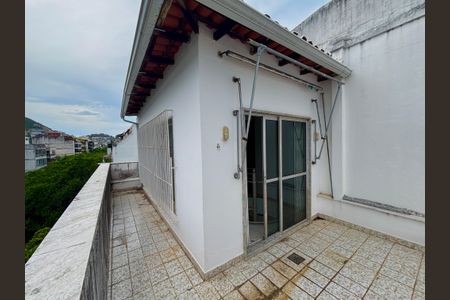 Apartamento à venda com 140m², 4 quartos e 2 vagasCobertura