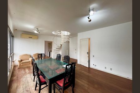 Apartamento à venda com 140m², 4 quartos e 2 vagasSala