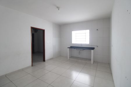 Cozinha de casa para alugar com 2 quartos, 100m² em Vila do Castelo, São Paulo