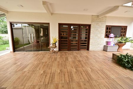 Casa para alugar com 4 quartos, 289m² em Santo Hilario, Goiânia