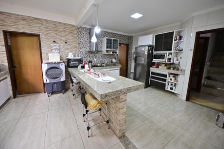 Casa para alugar com 4 quartos, 289m² em Santo Hilario, Goiânia