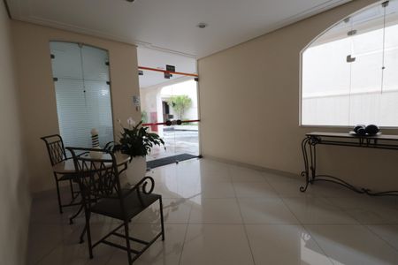 Apartamento para alugar com 63m², 2 quartos e 2 vagasHall social