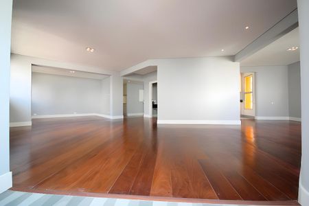 Apartamento à venda com 245m², 3 quartos e 3 vagas