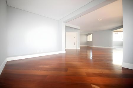 Apartamento à venda com 245m², 3 quartos e 3 vagas