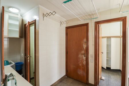 Apartamento à venda com 145m², 3 quartos e 3 vagasÁrea de Serviço e Banheiro de Serviço