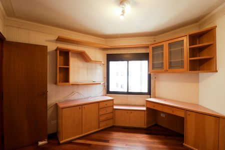 Apartamento à venda com 145m², 3 quartos e 3 vagasQuarto 2