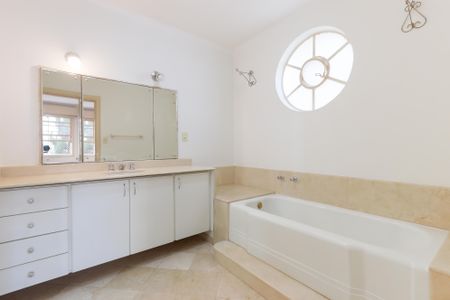 Apartamento à venda com 2 quartos, 230m² em Higienópolis, São Paulo