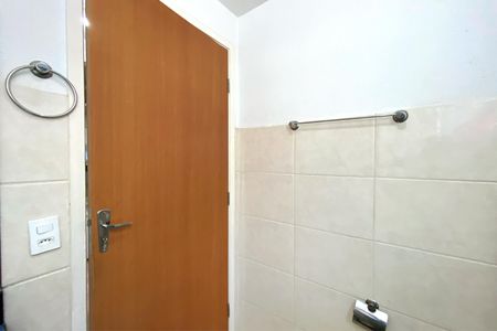 Apartamento à venda com 47m², 2 quartos e 1 vaga Apartamento à venda com 47m², 2 quartos e 1 vagaBanheiro
