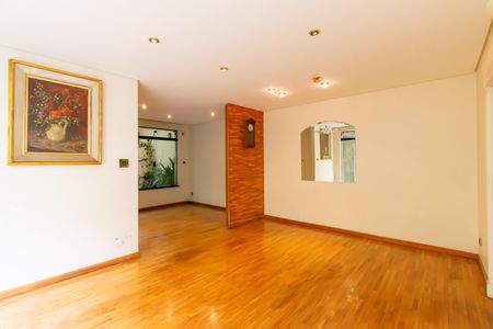 Sala de casa à venda com 6 quartos, 180m² em Vila da Saúde, São Paulo