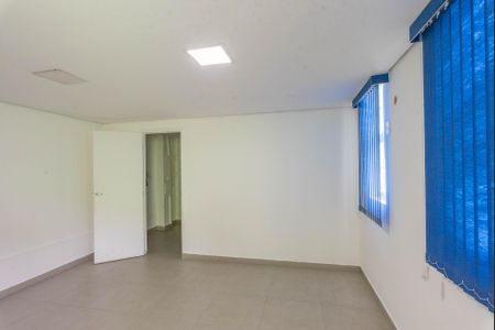 Casa à venda com 300m², 3 quartos e 4 vagasCasa 2- Sala