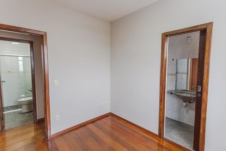 Suíte de apartamento para alugar com 2 quartos, 72m² em Santa Tereza, Belo Horizonte