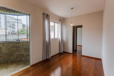 Sala de apartamento para alugar com 2 quartos, 72m² em Santa Tereza, Belo Horizonte
