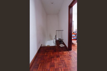 Casa para alugar com 85m², 3 quartos e sem vaga Casa para alugar com 85m², 3 quartos e sem vagaEscada