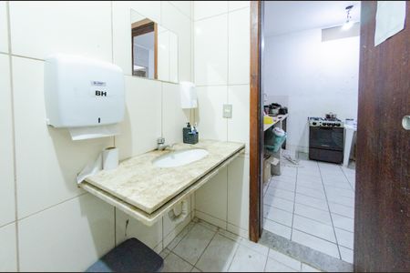 Casa para alugar com 85m², 3 quartos e sem vaga Casa para alugar com 85m², 3 quartos e sem vagaBanheiro social