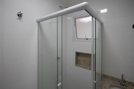 Banheiro de apartamento para alugar com 1 quarto, 42m² em Tucuruvi, São Paulo