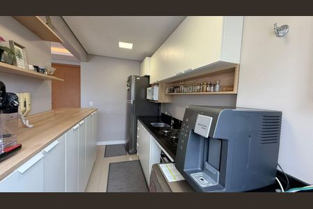 Cozinha de apartamento à venda com 2 quartos, 49m² em Morro Santana, Porto Alegre