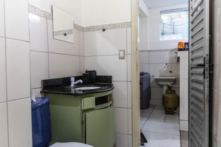 Banheiro de casa para alugar com 3 quartos, 75m² em Betânia, Belo Horizonte
