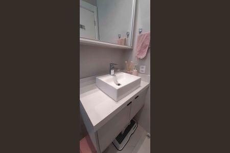 Apartamento à venda com 83m², 3 quartos e 2 vagasBanheiro Social