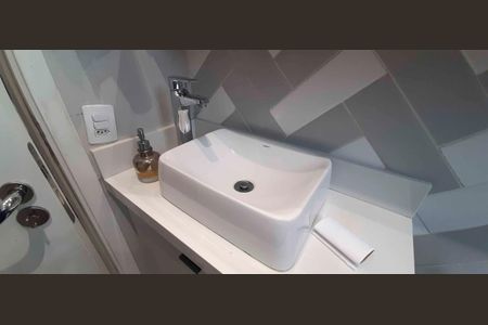 Apartamento à venda com 83m², 3 quartos e 2 vagasBanheiro da Suíte