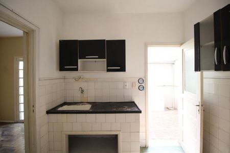 Apartamento à venda com 72m², 2 quartos e sem vagaCozinha