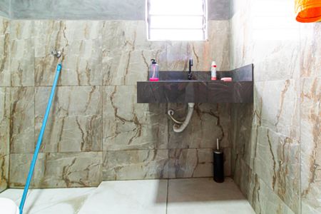 Casa à venda com 135m², 2 quartos e 1 vagaBanheiro