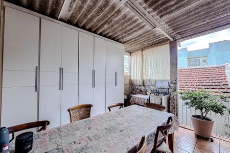 Casa para alugar com 300m², 2 quartos e 1 vaga Casa para alugar com 300m², 2 quartos e 1 vagaÁrea de Serviço (Casa 2)