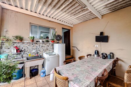 Casa para alugar com 300m², 2 quartos e 1 vaga Casa para alugar com 300m², 2 quartos e 1 vagaÁrea de Serviço (Casa 2)