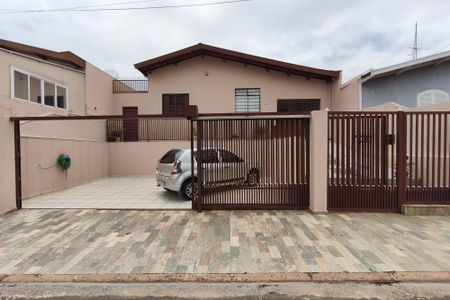 Casa à venda com 352m², 2 quartos e 3 vagasFachada