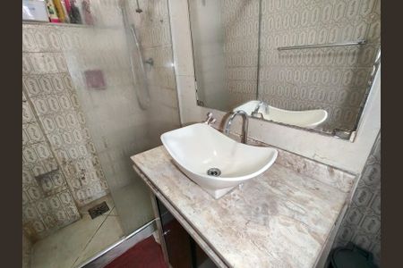 Apartamento para alugar com 74m², 2 quartos e 1 vaga Apartamento para alugar com 74m², 2 quartos e 1 vagaBanheiro Corredor