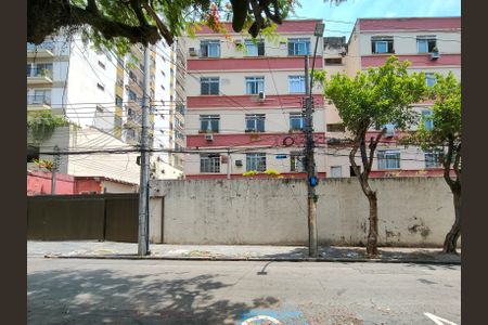 Apartamento para alugar com 74m², 2 quartos e 1 vaga Apartamento para alugar com 74m², 2 quartos e 1 vagaFachada e portaria