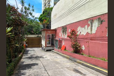 Apartamento para alugar com 74m², 2 quartos e 1 vaga Apartamento para alugar com 74m², 2 quartos e 1 vagaFachada e portaria