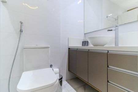 Apartamento à venda com 98m², 3 quartos e 1 vaga Apartamento à venda com 98m², 3 quartos e 1 vagaBanheiro Social
