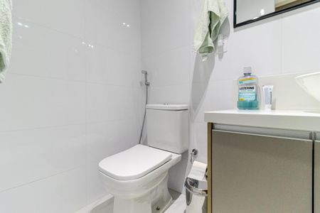 Apartamento à venda com 98m², 3 quartos e 1 vaga Apartamento à venda com 98m², 3 quartos e 1 vagaBanheiro da Suíte