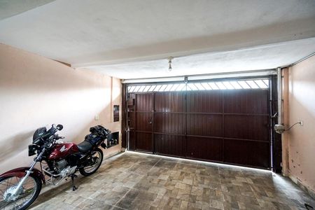 Casa à venda com 300m², 4 quartos e 2 vagasGaragem