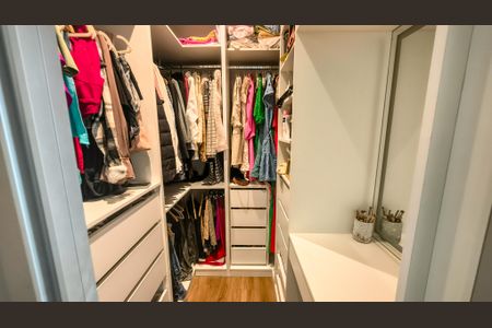 Apartamento à venda com 97m², 3 quartos e 2 vagasCloset da suíte 1