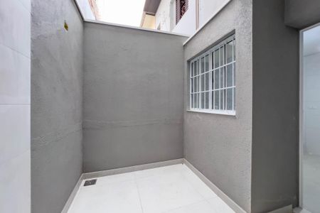 Casa à venda com 100m², 2 quartos e sem vagaÁrea de serviço 