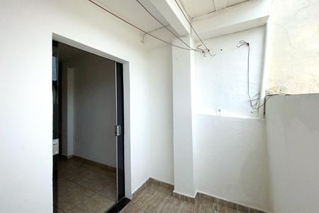 Varanda de kitnet/studio para alugar com 2 quartos, 50m² em Novo Riacho, Contagem