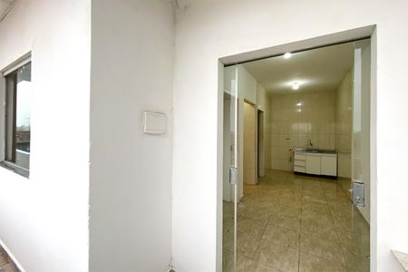 Varanda de kitnet/studio para alugar com 2 quartos, 50m² em Novo Riacho, Contagem