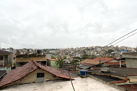 Vista de kitnet/studio para alugar com 2 quartos, 50m² em Novo Riacho, Contagem