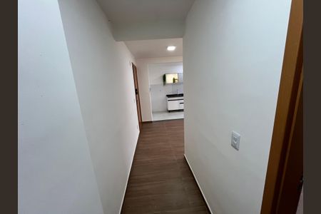 Corredor  de apartamento para alugar com 1 quarto, 40m² em Vila Cosmopolita, São Paulo