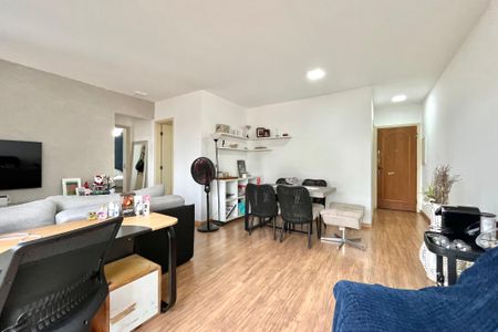 Apartamento à venda com 70m², 3 quartos e 2 vagasSala