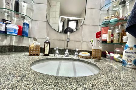 Apartamento à venda com 70m², 3 quartos e 2 vagasBanheiro da Suíte