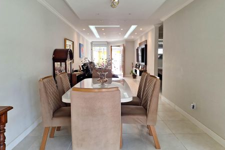 Sala de casa para alugar com 5 quartos, 330m² em Itaipu, Niterói