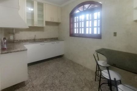 Casa à venda com 220m², 3 quartos e 2 vagas Casa à venda com 220m², 3 quartos e 2 vagasCozinha