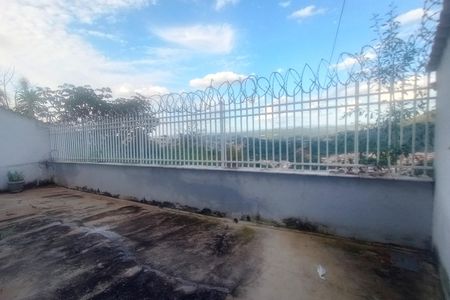 Casa à venda com 220m², 3 quartos e 2 vagas Casa à venda com 220m², 3 quartos e 2 vagasQuintal