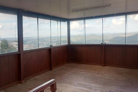 Casa à venda com 220m², 3 quartos e 2 vagas Casa à venda com 220m², 3 quartos e 2 vagasSala de Estar cobertura