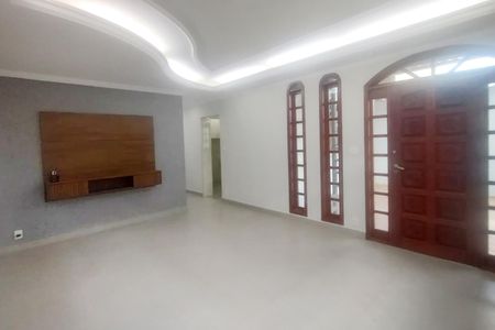 Casa à venda com 220m², 3 quartos e 2 vagas Casa à venda com 220m², 3 quartos e 2 vagasSala