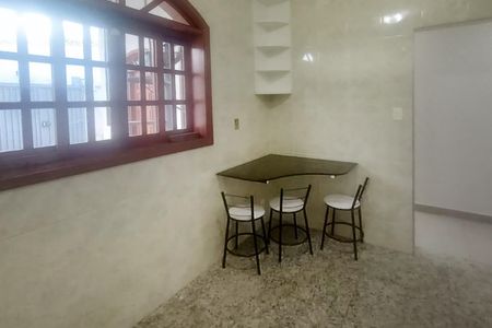 Casa à venda com 220m², 3 quartos e 2 vagas Casa à venda com 220m², 3 quartos e 2 vagasCozinha